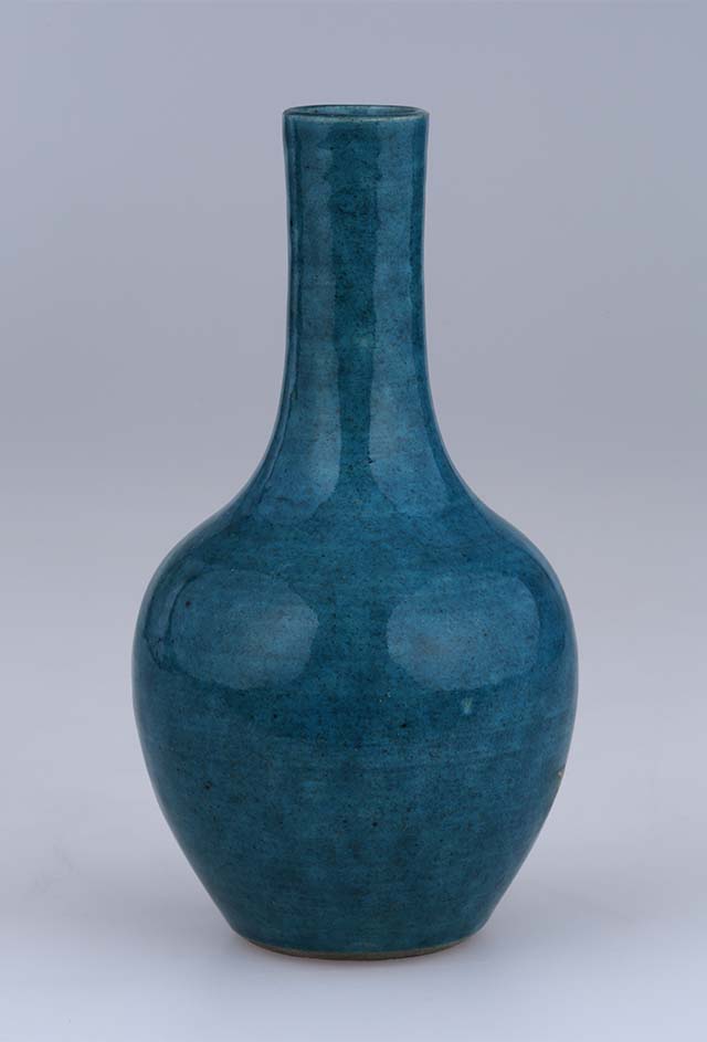 孔雀绿釉小瓷天球瓶
